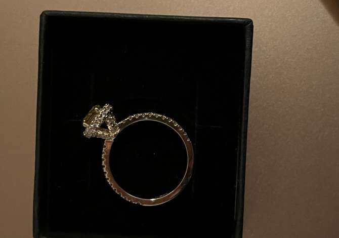 Unaze me Diamant te Verdhe e Pa Perdorur