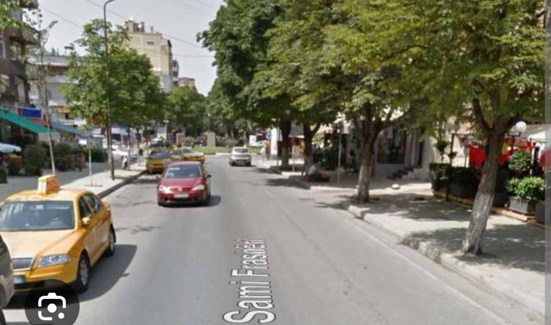 Shiten 2 dyqane prane zones Se bllokut