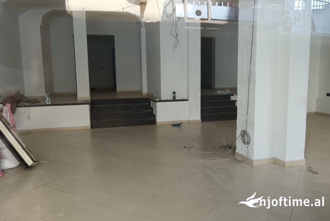 Business Property for Rent 1+1 in Tirana - 90,000 Leke
