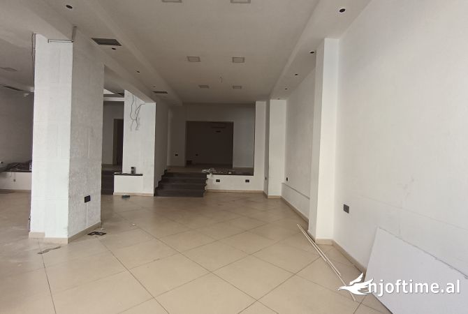 Business Property for Rent 1+1 in Tirana - 90,000 Leke