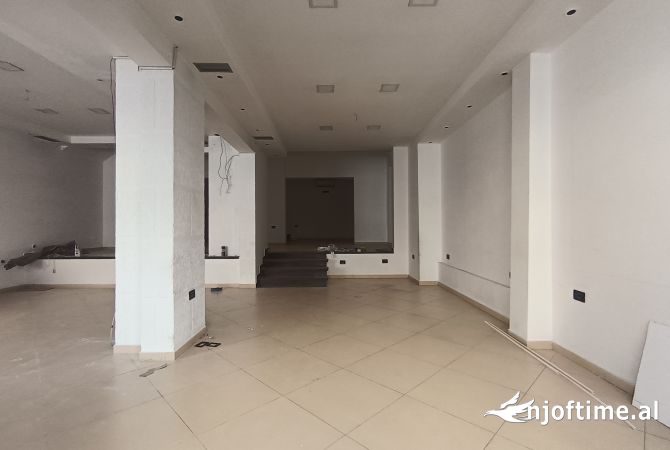 Business Property for Rent 1+1 in Tirana - 90,000 Leke