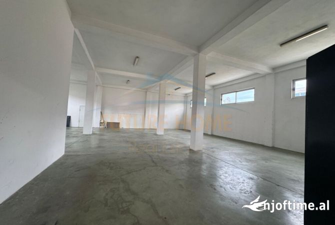 Ambient biznesi me qera 4+1 ne Durres - 2,000 Euro