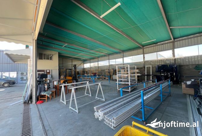 Ambiente Commerciale in Affitto 4+1 a Tirana - 1,300 Euro