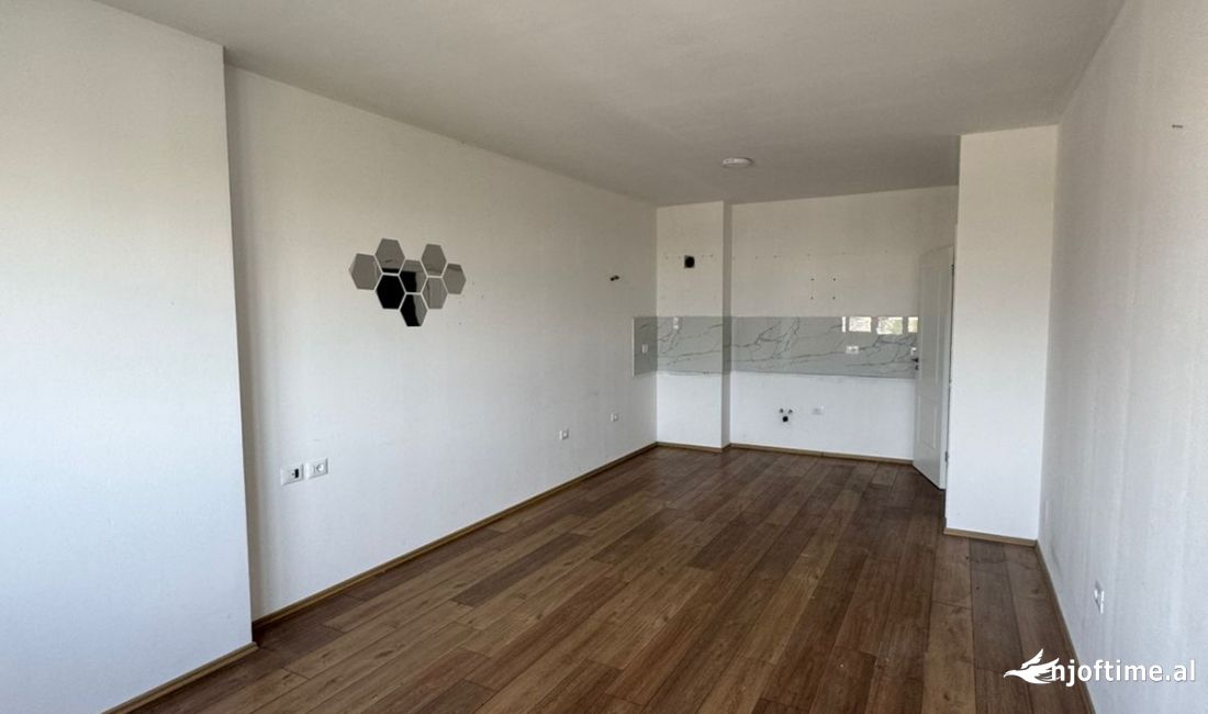 Apartament per Qera 1+1 Tek Kompleksi Vila L2, Astir