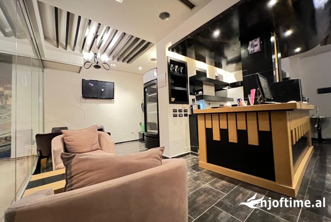 Ambiente Commerciale in Affitto 2+1 a Tirana - 1,000 Euro