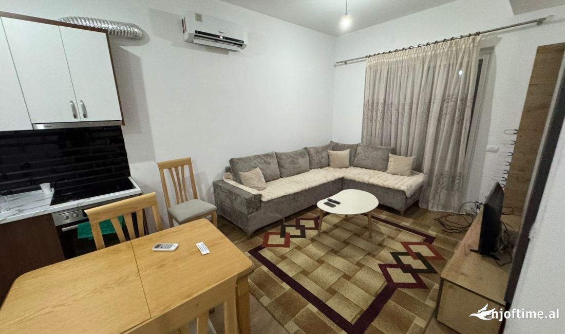 Shtepi me qera Apartament ne Tirane, 2+1, Mobilimi E mobiluar, Pagesa 450  Euro.