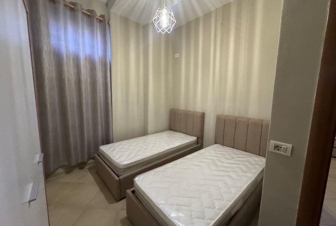 Shtepi me qera Apartament ne Tirane, 2+1, Mobilimi E mobiluar, Pagesa 350  Euro.
