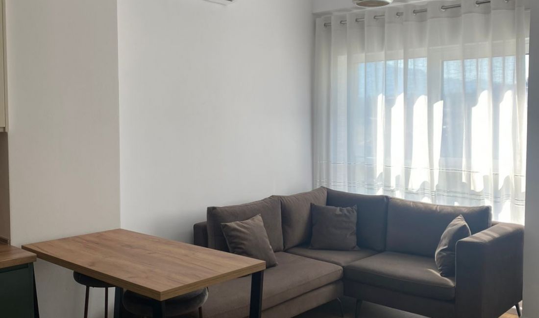 Shtepi me qera Apartament ne Tirane, 1+1, Mobilimi E mobiluar, Pagesa 400  Euro.