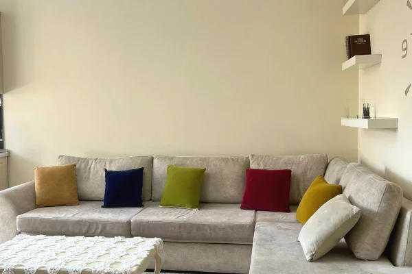 Shtepi ne shitje Apartament ne Tirane, 2+1, Mobilimi E mobiluar, Pagesa 25,000,000  Leke.