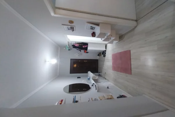 Shtepi ne shitje Apartament ne Tirane, 1+1, Mobilimi E mobiluar, Pagesa 10,800,000  Leke.