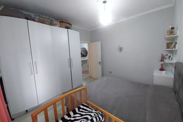 Shtepi ne shitje Apartament ne Tirane, 1+1, Mobilimi E mobiluar, Pagesa 10,800,000  Leke.