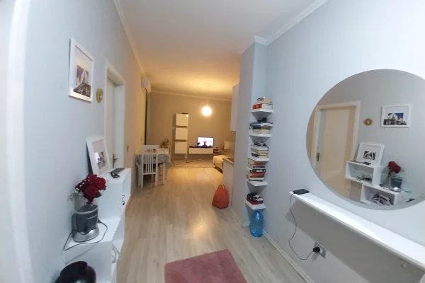 Shtepi ne shitje Apartament ne Tirane, 1+1, Mobilimi E mobiluar, Pagesa 10,800,000  Leke.