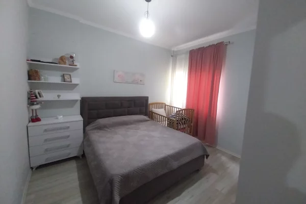Shtepi ne shitje Apartament ne Tirane, 1+1, Mobilimi E mobiluar, Pagesa 10,800,000  Leke.