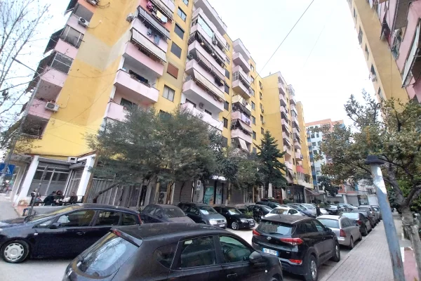 Shtepi ne shitje Apartament ne Tirane, 1+1, Mobilimi E mobiluar, Pagesa 10,800,000  Leke.