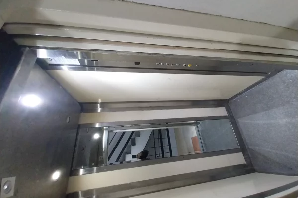 Shtepi ne shitje Apartament ne Tirane, 1+1, Mobilimi E mobiluar, Pagesa 10,800,000  Leke.