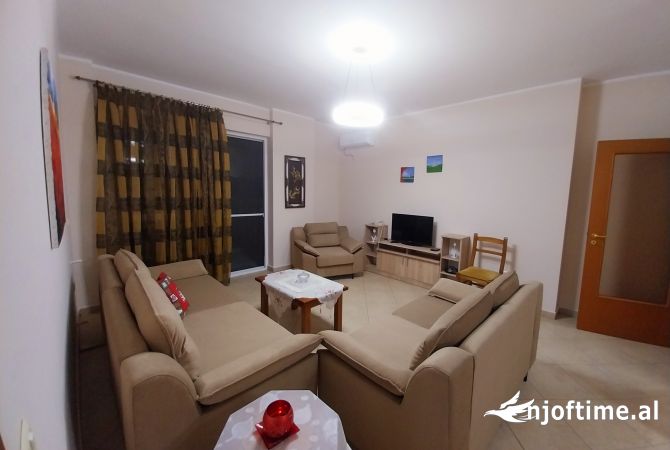 ME QERA 🏙️ MODERN APART 3+1+2 I MOBILUAR. PALL RI. ME 2 ASHENS ZONA QËNDËR MIDIS RRUGËS MYSLYM SHYRRI DHE RRUGËS SË KAVAJËS📍TIRANË.