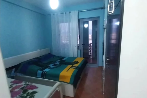 Shtepi me qera Apartament ne Tirane, 2+1, Mobilimi E mobiluar, Pagesa 450  Euro.