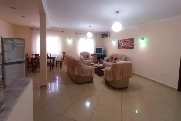 Shtepi me qera Apartament ne Tirane, 3+1, Mobilimi E mobiluar, Pagesa 70,000  Leke.