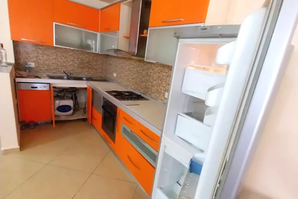 Shtepi me qera Apartament ne Tirane, 3+1, Mobilimi E mobiluar, Pagesa 70,000  Leke.