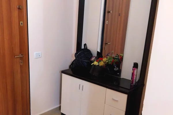 Shtepi me qera Apartament ne Tirane, 3+1, Mobilimi E mobiluar, Pagesa 70,000  Leke.