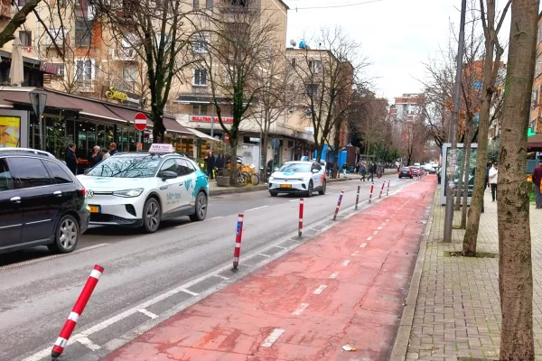 Shtepi me qera 2+1 ne Tirane - 80,000 Leke