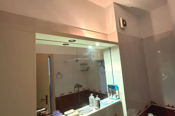 Shtepi me qera Apartament ne Tirane, 1+1, Mobilimi E mobiluar, Pagesa 45,000  Leke.