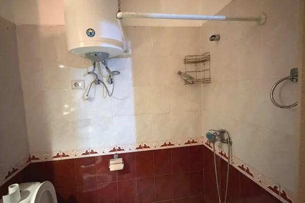 Shtepi me qera Apartament ne Tirane, 1+1, Mobilimi E mobiluar, Pagesa 45,000  Leke.