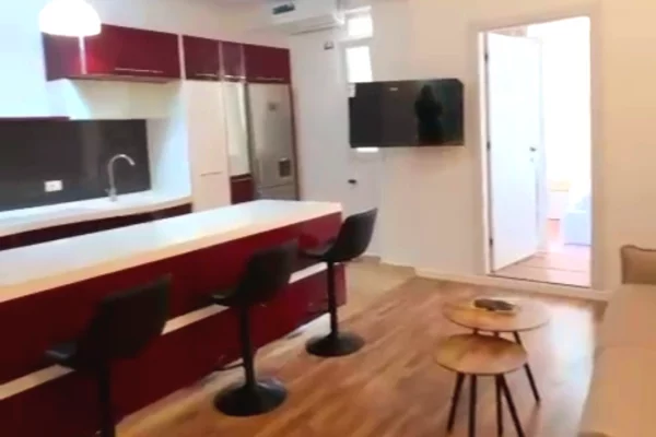 ME QERA 🏙️ MODERN APART 1+1, ASHENS. NË FILLIM KODRA DIELLIT MBAS BIG MARKET📍 TIRANË.