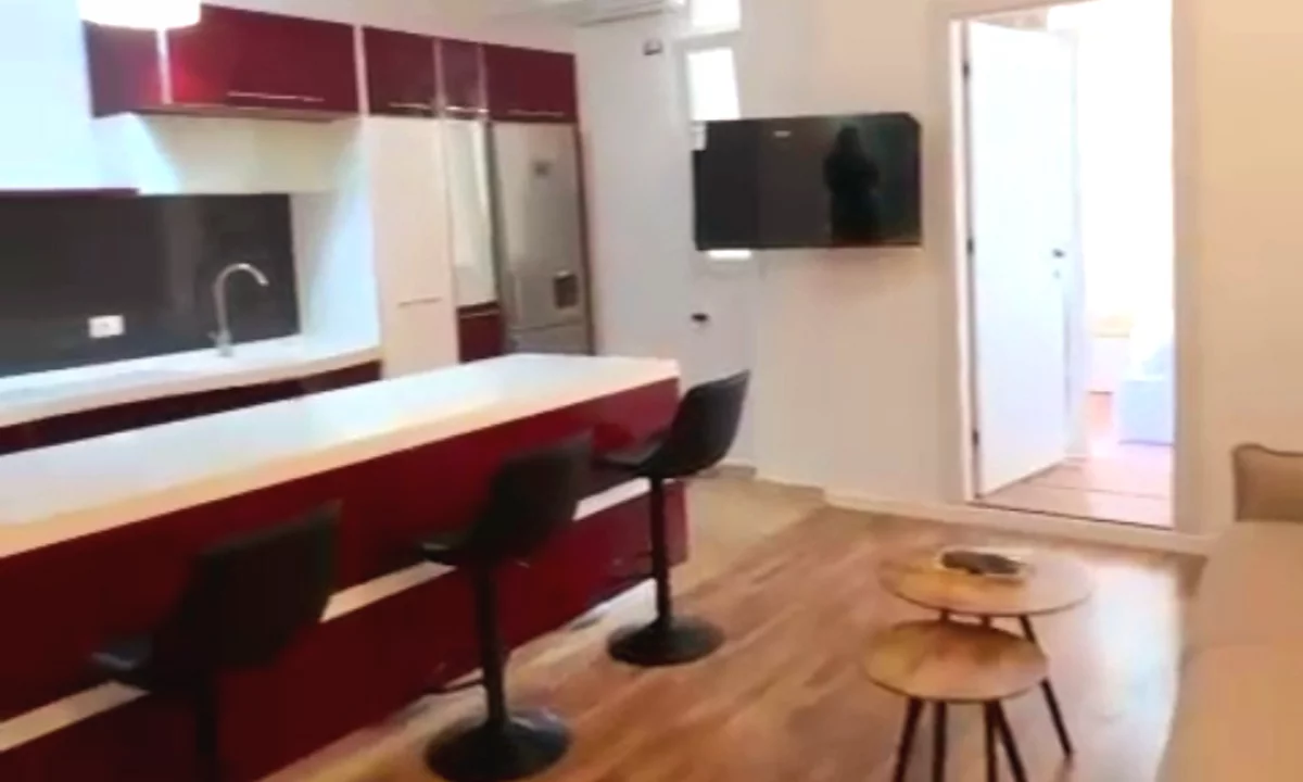 Shtepi me qera Apartament ne Tirane, 1+1, Mobilimi E mobiluar, Pagesa 500  Euro.