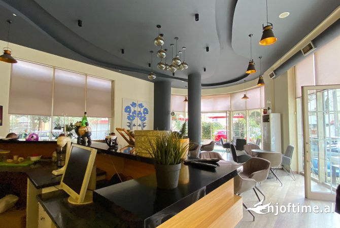 Ambiente Commerciale in Vendita 2+1 a Tirana - 18,000 Euro