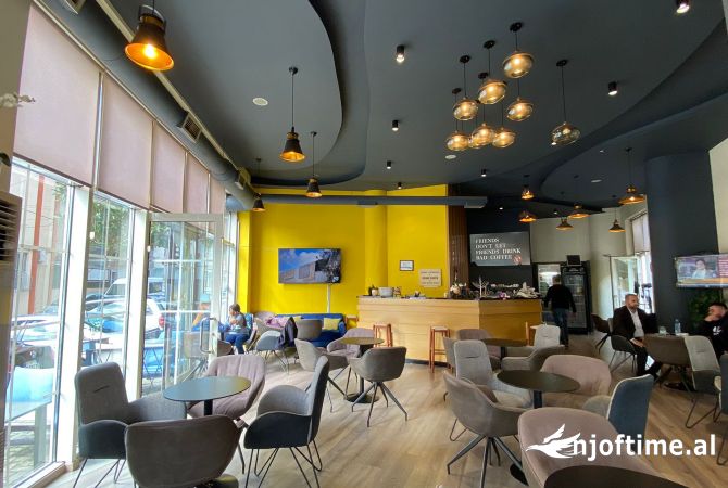 Shitet biznesi  200m2 shume prane Pazarit te Ri