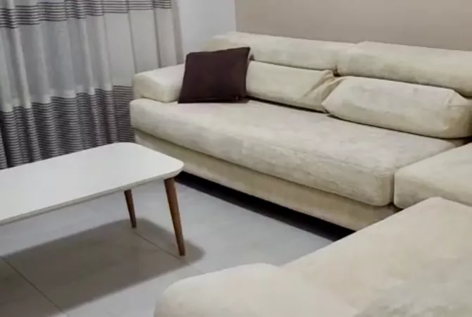 Apartament 1+1 me qera prane Pazarit te Ri!