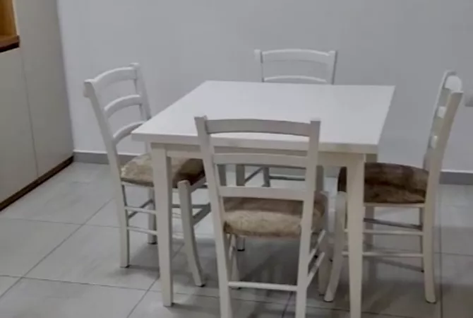 Shtepi me qera Apartament ne Tirane, 1+1, Mobilimi E mobiluar, Pagesa 650  Euro.