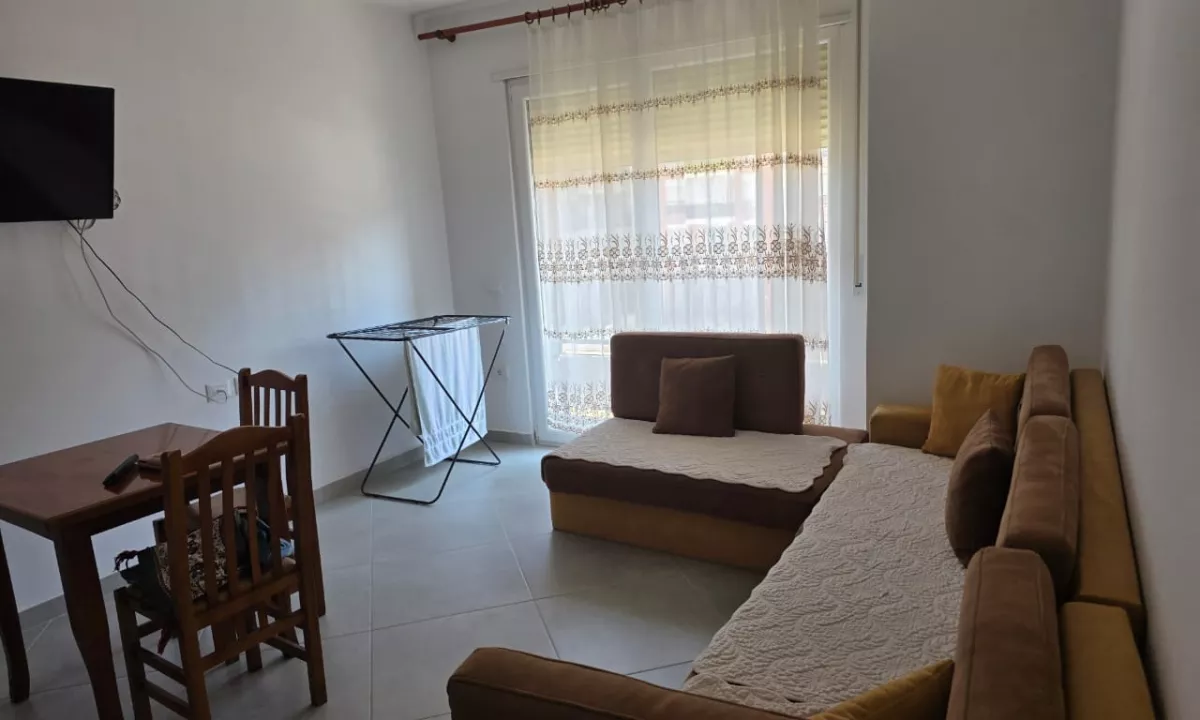 Shtepi me qera Apartament ne Tirane, 1+1, Mobilimi E mobiluar, Pagesa 480  Euro.