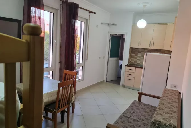 Shtepi me qera Apartament ne Tirane, Garsoniere, Mobilimi E mobiluar, Pagesa 38,000  Leke.