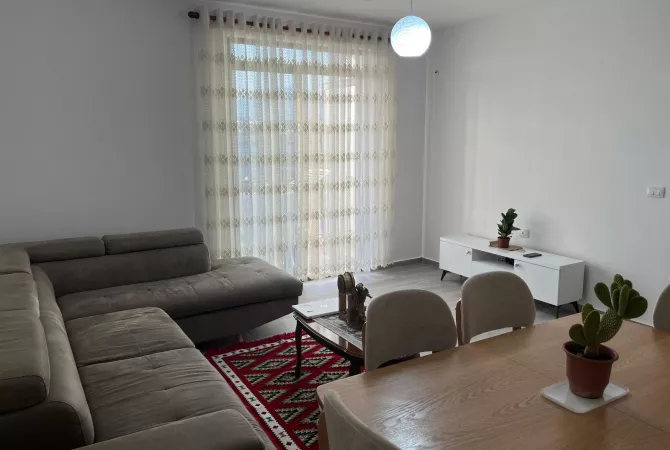 Apartament me qera 2+1, 5 Maj