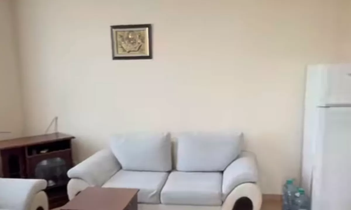 Shtepi me qera Apartament ne Tirane, 1+1, Mobilimi E mobiluar, Pagesa 550  Euro.