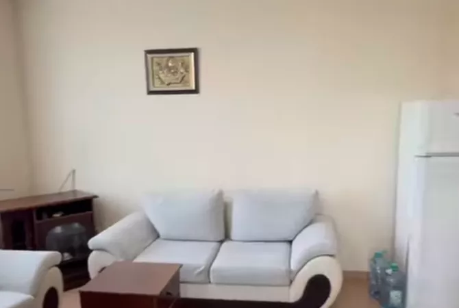 Apartament 1+1 me qera prane Ish Ekspozites!