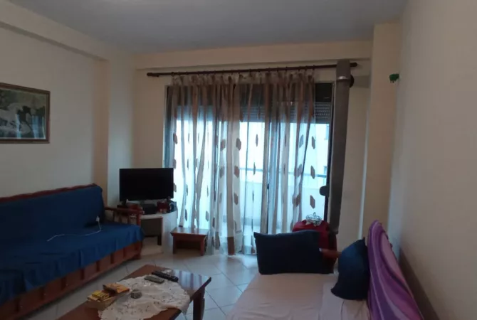 Shtepi ne shitje Apartament ne Tirane, 2+1, Mobilimi E mobiluar, Pagesa 130,000  Euro.