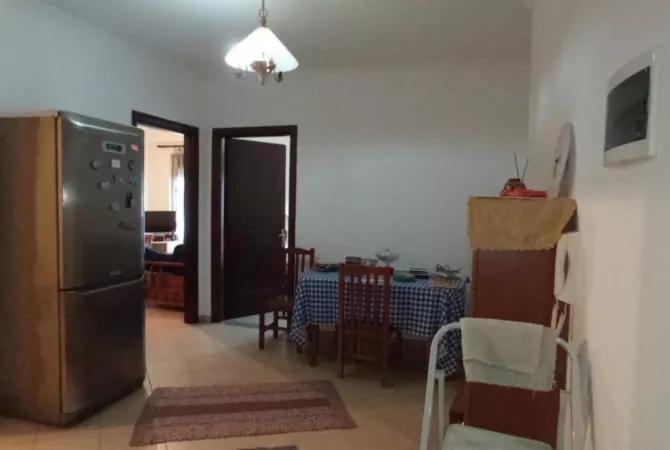 Shtepi ne shitje Apartament ne Tirane, 2+1, Mobilimi E mobiluar, Pagesa 130,000  Euro.