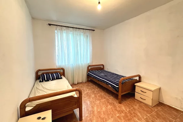 Shtepi me qera Apartament ne Tirane, 1+1, Mobilimi E mobiluar, Pagesa 45,000  Leke.