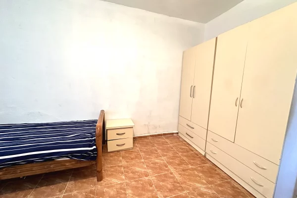 Shtepi me qera Apartament ne Tirane, 1+1, Mobilimi E mobiluar, Pagesa 45,000  Leke.