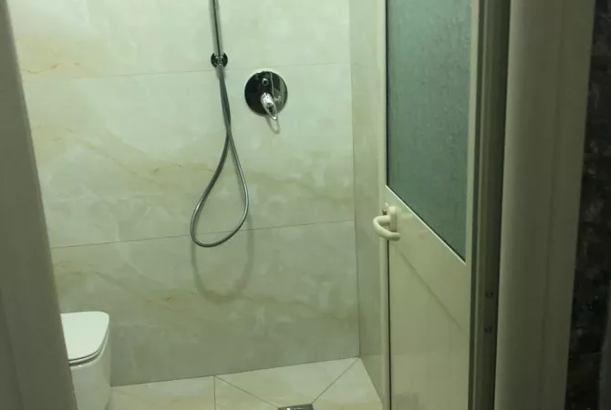 Shtepi me qera Apartament ne Tirane, 1+1, Mobilimi E mobiluar, Pagesa 500  Euro.