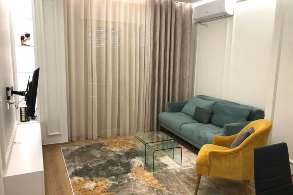 Shtepi me qera Apartament ne Tirane, 1+1, Mobilimi E mobiluar, Pagesa 56,000  Leke.