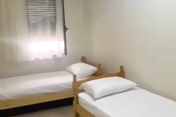 Shtepi me qera Apartament ne Tirane, 2+1, Mobilimi E mobiluar, Pagesa 40,000  Leke.