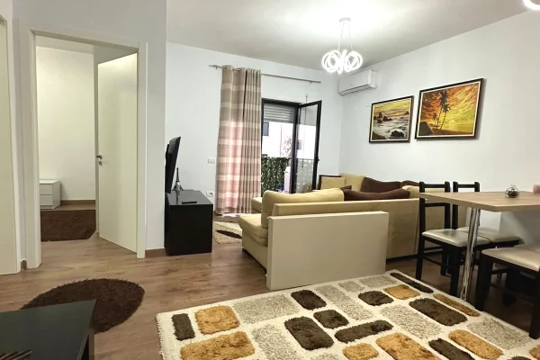 Appartamento in affitto a Tirana 2+1, Arredato