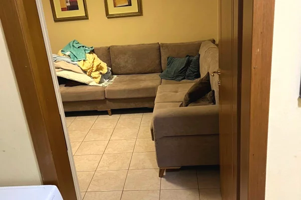 Apartament 2+1 me qera prane ish restorant Durrsi!