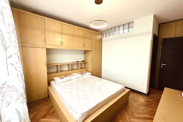 Shtepi me qera Apartament ne Tirane, 1+1, Mobilimi E mobiluar, Pagesa 63,000  Leke.