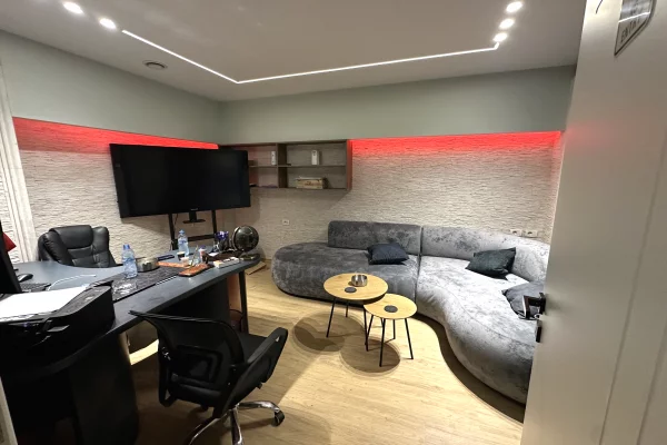 Ambient biznesi 82 m ne shitje Komuna e Parisit! 