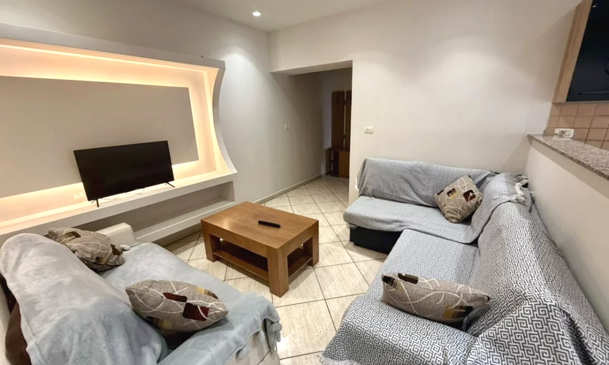 Appartamento in affitto a Tirana 1+1, Arredato